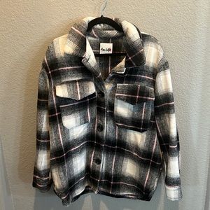 Flannel shacket size Large